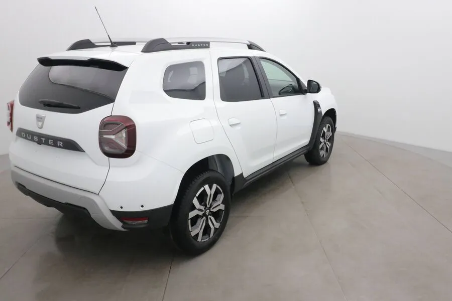 Dacia DUSTER 1.3 TCe 150 PRESTIGE PLUS 4X4 Image 4